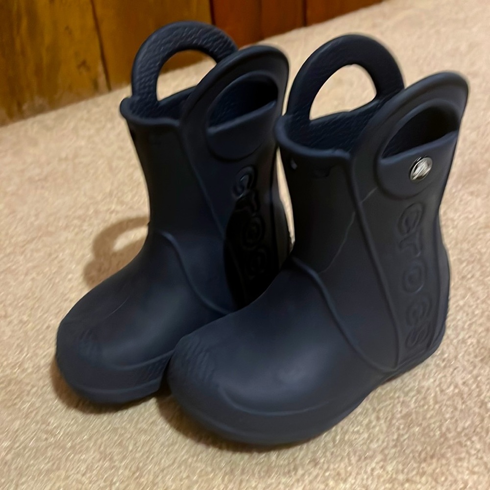 Toddler crocs boots in great shape